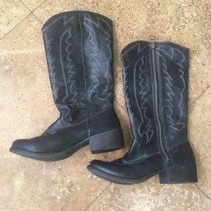 Woman’s Black Cowboy Boots